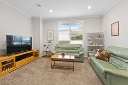 22 Old Warrandyte Rd, Ringwood North VIC 3134, Australia