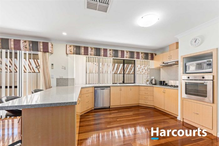 4 Havana Vista, Hocking WA 6065, Australia