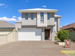 99 Gerard St, East Cannington WA 6107, Australia