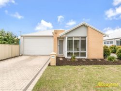 8A Westbourne Way, Lynwood WA 6147, Australia