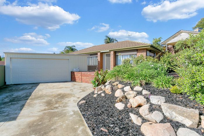 62 Quailo Ave, Hallett Cove SA 5158, Australia