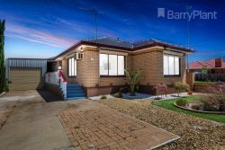 33 Quinn St, Deer Park VIC 3023, Australia