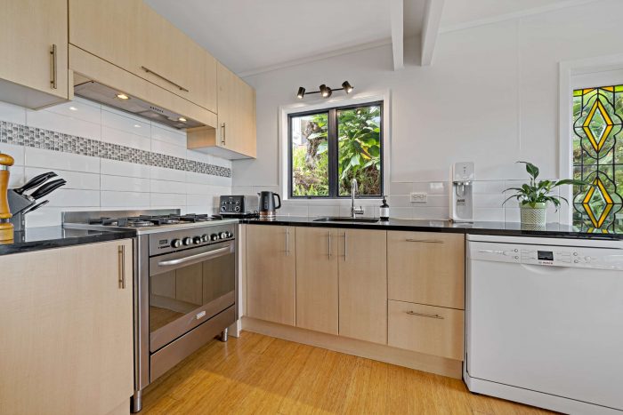 1/6 Theodora Place, Mairangi Bay, North Shore City, Auckland, 0630, New Zealand