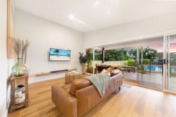 26 Hobart Ave, Umina Beach NSW 2257, Australia