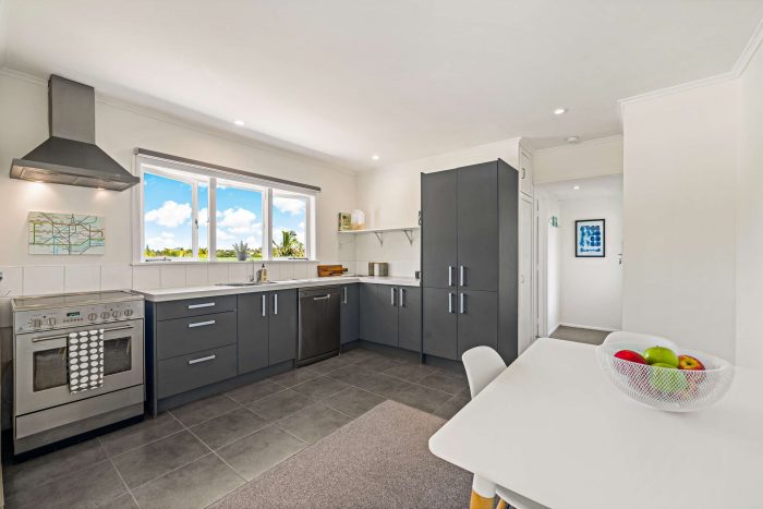 1/13 Howard Road, Northcote, North Shore City, Auckland, 0627, New Zealand