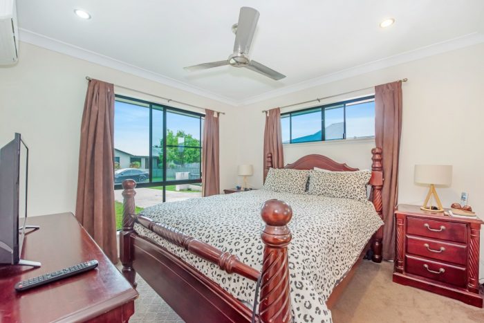 27 Katey Cres, Mirani QLD 4754, Australia