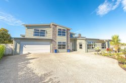 4 Lithgow Drive, Otamatea, Whanganui, Manawatu / Whanganui, 4500, New Zealand