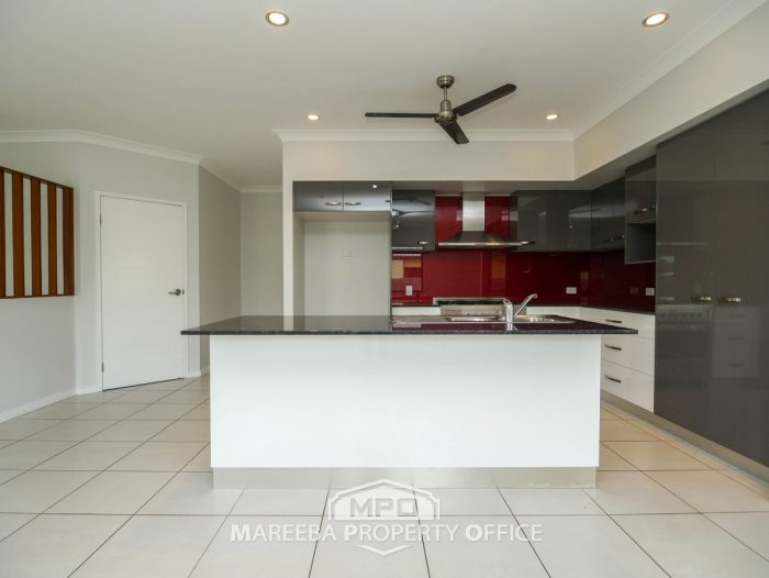 7 Wren Cl, Mareeba QLD 4880, Australia