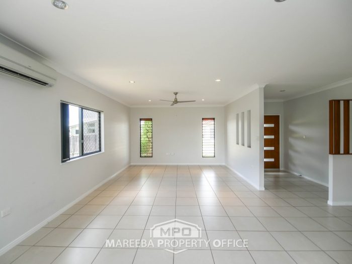 7 Wren Cl, Mareeba QLD 4880, Australia