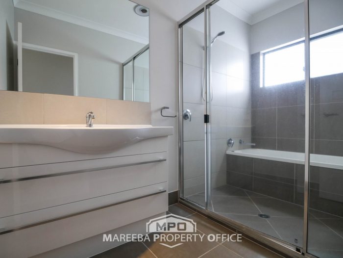 7 Wren Cl, Mareeba QLD 4880, Australia