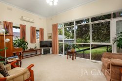 25 Renwick St, Glen Iris VIC 3146, Australia