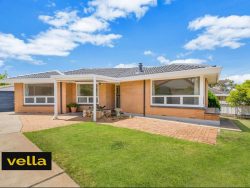 63 Salisbury Ave, Valley View SA 5093, Australia