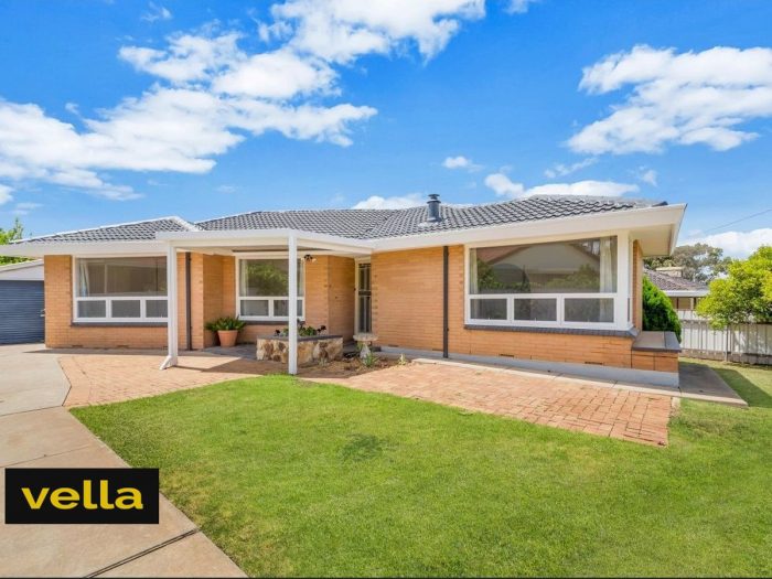 63 Salisbury Ave, Valley View SA 5093, Australia