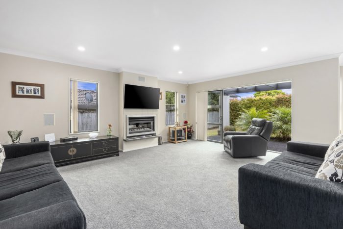 21 Newbury Place, Schnapper Rock, North Shore City, Auckland, 0632, New Zealand