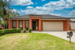 18 Cassinia Ct, Thurgoona NSW 2640, Australia