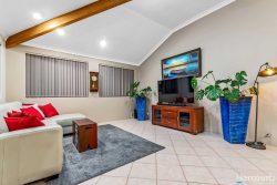 4 Doon Ct, Kinross WA 6028, Australia