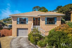 10 Selby Pl, Berriedale TAS 7011, Australia