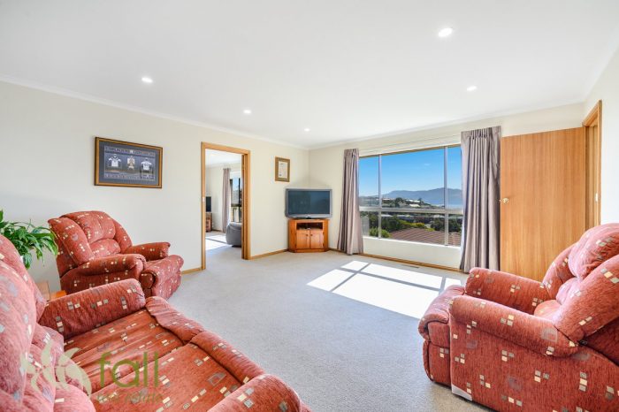 10 Selby Pl, Berriedale TAS 7011, Australia