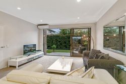 22 Purchas Hill Drive, Stonefields, Auckland, 1072, New Zealand