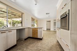 2 Ovens Ct, West Wodonga VIC 3690, Australia