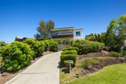 2 Silveraspen Grove, Pottsville NSW 2489, Australia