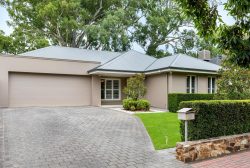 22 Russell Ave, Hazelwood Park SA 5066, Australia