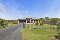 154 Sandalwood Ave E, Dalby QLD 4405, Australia