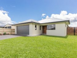 16 Reid Cres, Innisfail Estate QLD 4860, Australia