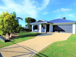 14 Leinster Dr, Mareeba QLD 4880, Australia