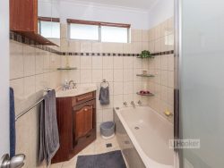 52 Lovegrove Dr, Araluen NT 0870, Australia