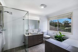 5 Snowy Pl, Sylvania Waters NSW 2224, Australia