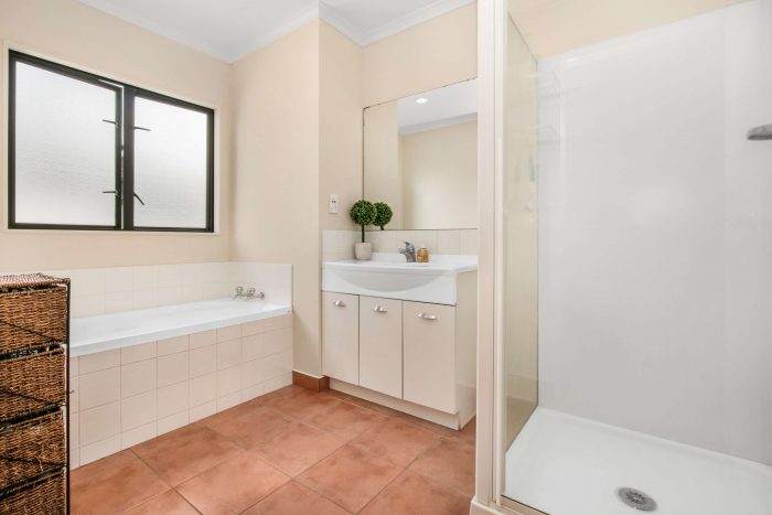 9 Whitbourne Heights, The Gardens, Manukau City, Auckland, 2105, New Zealand