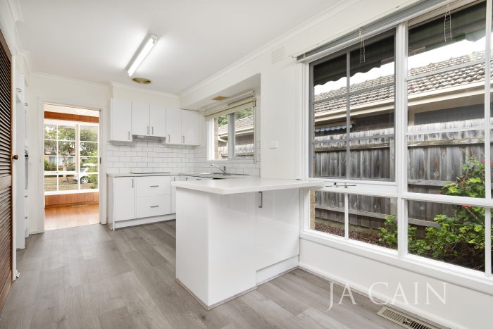 13 Banbury St, Burwood East VIC 3151, Australia