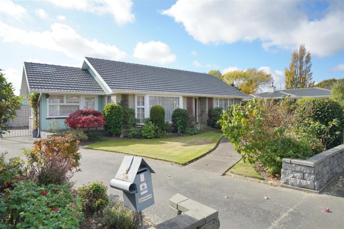 6 Birkenhead Street, Avonhead, Christchurch City, Canterbury, 8042, New Zealand