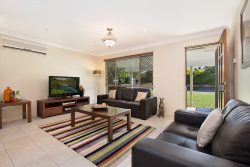 4 Coyle Ct, Browns Plains QLD 4118, Australia