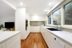 1 Deanswood Rd, Forest Hill VIC 3131, Australia