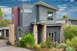 Unit 1/25 Frater St, Kew East VIC 3102, Australia