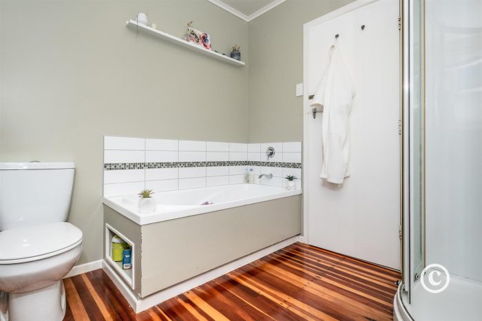59 Raroa Terrace, Tawa, Wellington, 5028, New Zealand