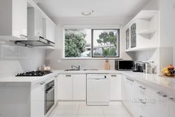 3 Robe Ct, Glen Waverley VIC 3150, Australia