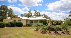 105 Spring Creek Dr, Dalby QLD 4405, Australia