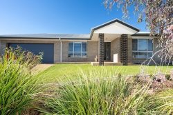 9 Burrundulla Rd, Bourkelands NSW 2650, Australia