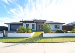 38 Spring Way, Nikenbah QLD 4655, Australia