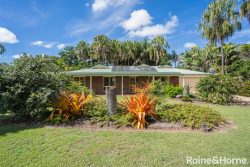 6 Foxwood Ct, Dundowran Beach QLD 4655, Australia