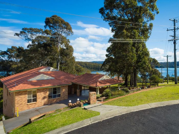2 Gareth Ave, Narooma NSW 2546, Australia