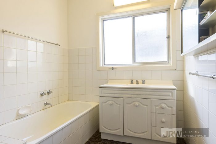 Unit 1/26 Bruce St, Dandenong VIC 3175, Australia