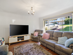 14 Knight Cl, Ourimbah NSW 2258, Australia