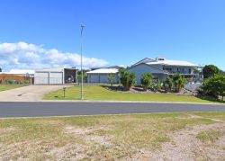 16 Highview Dr, Craignish QLD 4655, Australia