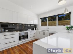 695 Piries-Goughs Bay Rd, Goughs Bay VIC 3723, Australia