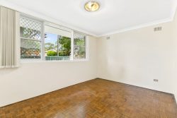 2/6 Fourth Ave, Campsie NSW 2194, Australia