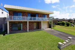 70 Plantation Point Parade, Vincentia NSW 2540, Australia